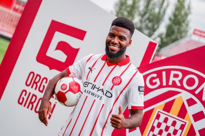 马德里竞技, 而来的法国, 名特殊的球