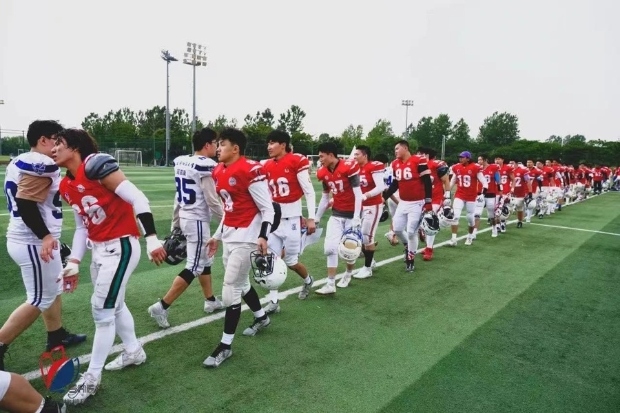 腰旗与装备, 基础与高校