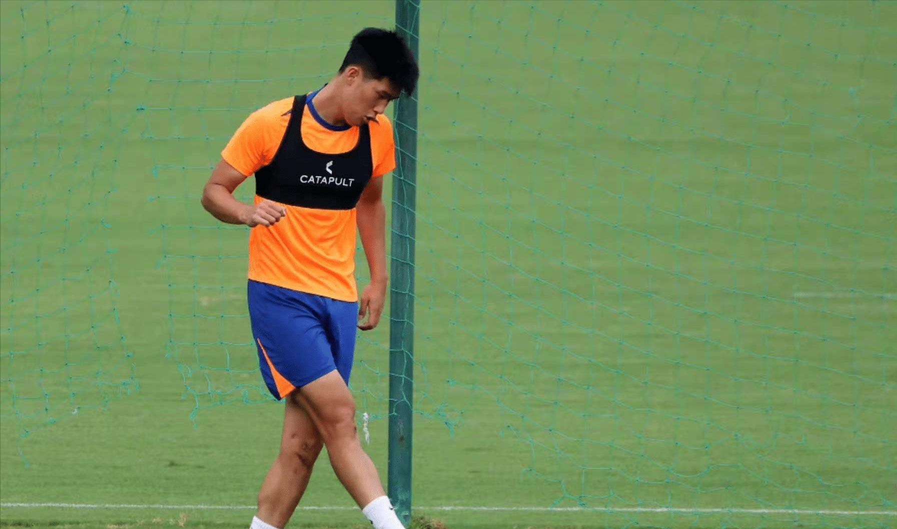 两位门将于, 场地的训练