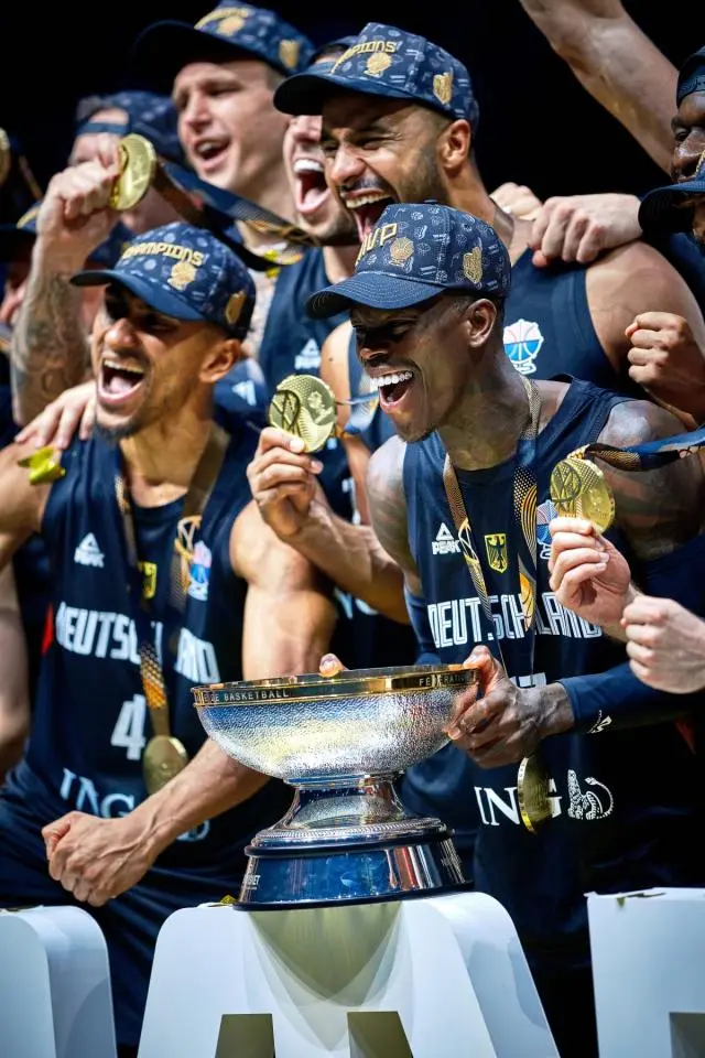 时刻主宰了, 他率领德国